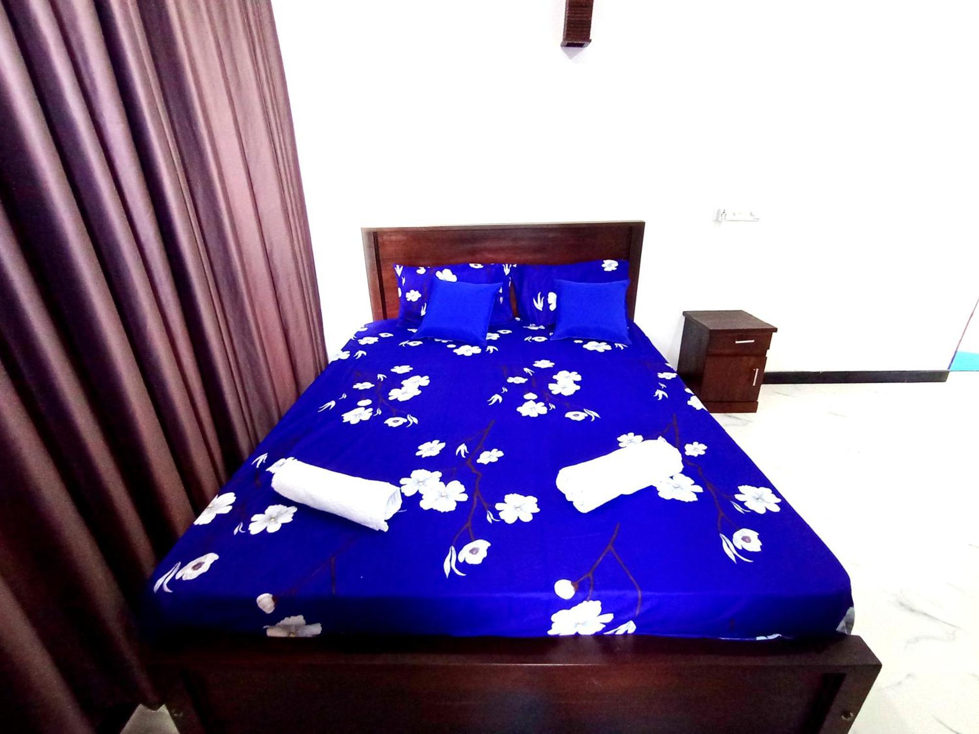 Blue Waves Ocean Mirissa Hotel Exterior photo